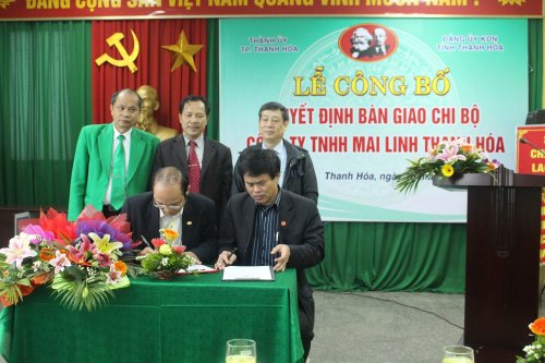 Ky QD ban giao.jpg