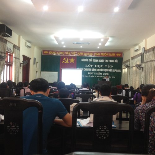 lớp 1.jpg