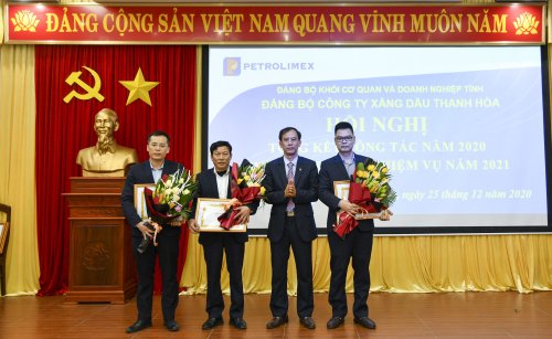 Khen thưởng tại HN.jpg