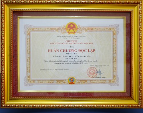Chủ tịch nước tặng Huân Chương Độc lập hạng Ba cho CB, NV Công ty.jpg